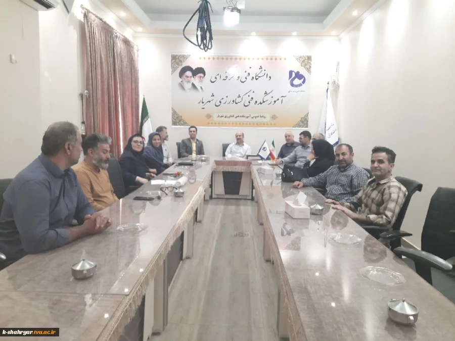 برگزاری مراسم شعرخوانی به مناسبت گرامیداشت دفاع مقدس با موضوع دفاع مقدس  6