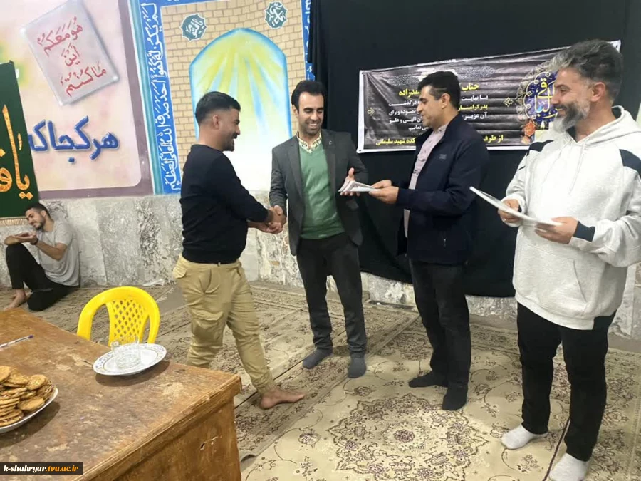 جلسه گفت و گو و تبادل نظر رئیس آموزشکده فنی کشاورزی شهریار با دانشجویان ساکن خوابگاه 5