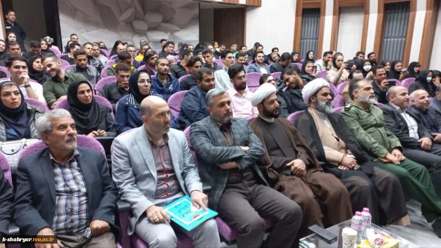 آیین تجلیل از دانشجویان و اساتید برتر شهرستان ملارد با حضور جناب آقای کریمی فرماندار ملارد و ائمه جمعه و سایر مسئولین شهرستان 3