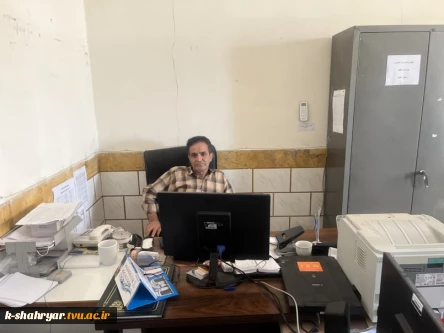 جناب آقای حسن غلامی
بخش بایگانی و فارغ التحصیلان