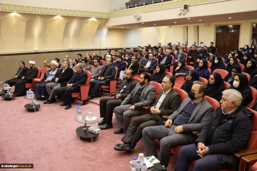 در آستانه دوازدهمین دوره انتخابات مجلس شورای اسلامی و ششمین دوره انتخابات مجلس خبرگان رهبری:
برگزاری نشست تبیینی انتخابات در سازمان مرکزی دانشگاه فنی و حرفه‌ای با حضور حجت‌الاسلام و المسلمین حاتم‌پوری 3