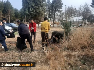 پاک سازی فضای آموزشکده به همت دانشجویان و کارکنان آموزشکده فنی کشاورزی شهریار
 2