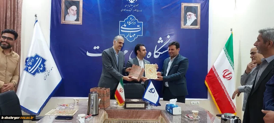 مراسم تجلیل از سرآمدان آموزشی آموزشکده ملی مهارت کشاورزی شهریار با حضور   جناب آقای سیداشکان موسویان، مدیرکل امور مدرسین و اعضای هیئت علمی  برگزار شد 3