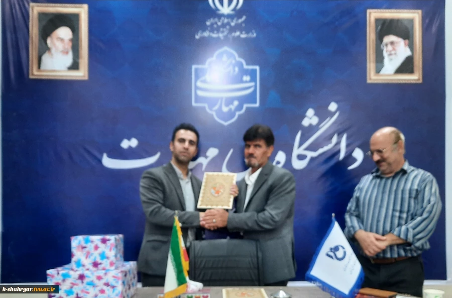 تقدیر از کارکنان بازنشسته دانشکده فنی کشاورزی شهریار 6