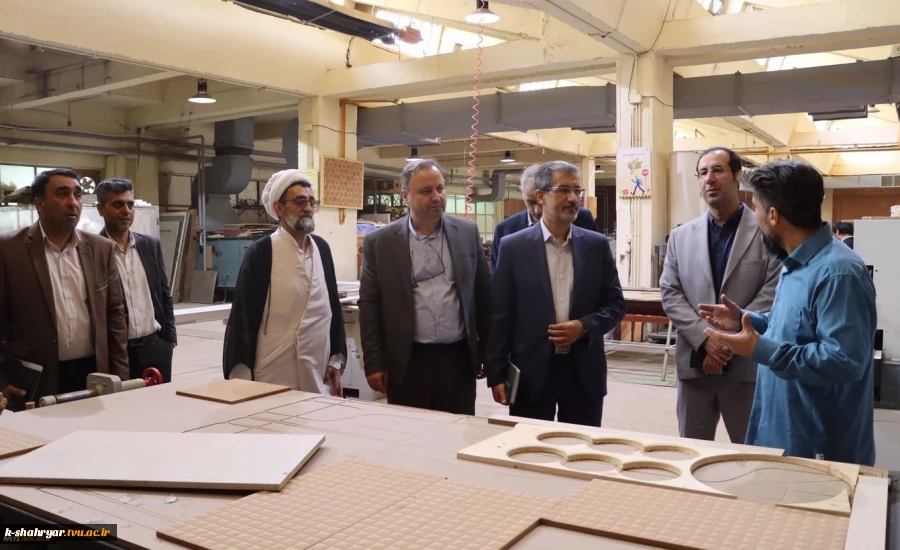 در آستانه آغاز سال تحصیلی جدید و همزمان با فرارسیدن هفته دفاع مقدس صورت پذیرفت؛
بازدید معاون آموزشی دانشگاه ملی مهارت از کارگاه‌های آموزشی دانشکده فنی انقلاب اسلامی و برگزاری مراسم گرامیداشت هفته دفاع مقدس و آیین گلاب شویی در جوار مقبره مطهر شهدای گمنام 