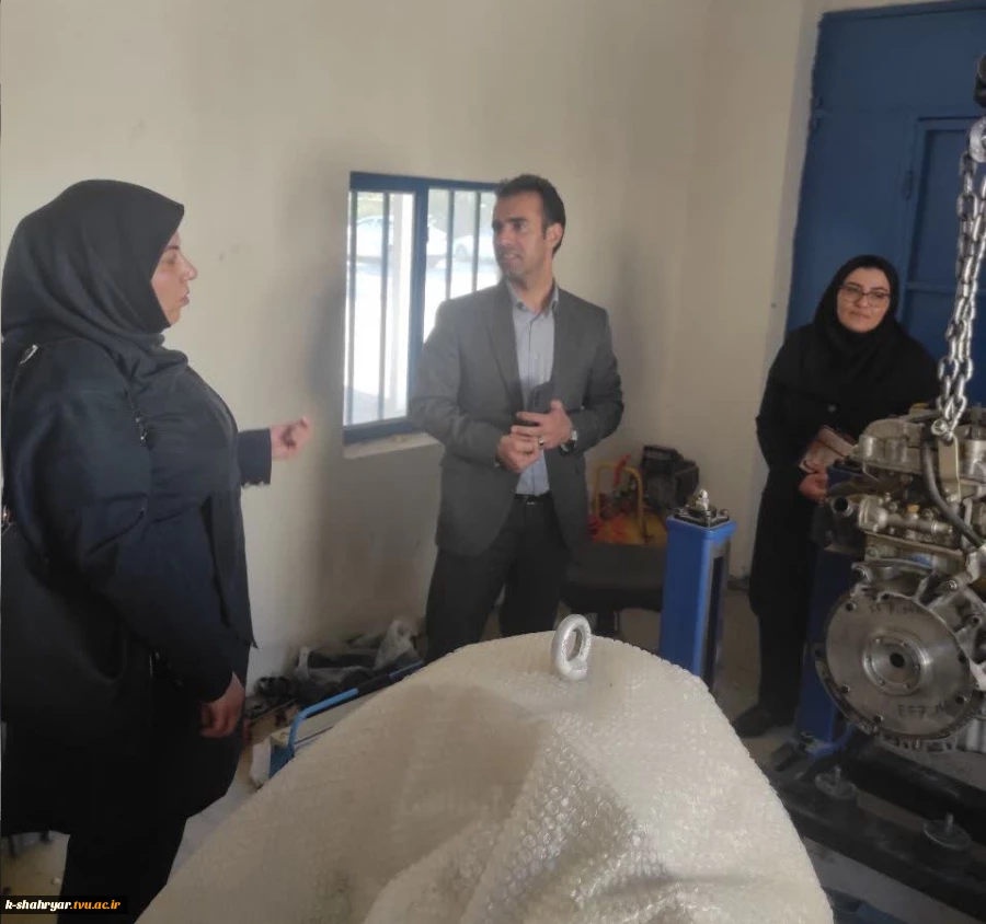 تقدیر از شرکت دانش بنیان قوای محرکه دیناموتور درخصوص اهدای تجهیزات در حوزه ارتباط با صنعت  2