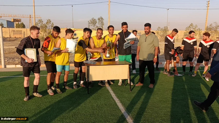 دانشجویان  با تکیه بر دانش تخصصی، تلاش مستمر و بهره‌گیری از تجربیات علمی و عملی خود، توانستند در میان شرکت‌کنندگان برجسته این دوره، رتبه نخست استان را به خود اختصاص دهد و افتخاری ارزشمند برای دانشکده رقم بزنند. ریاست محترم دانشکده صفادشت با تبریک این موفق