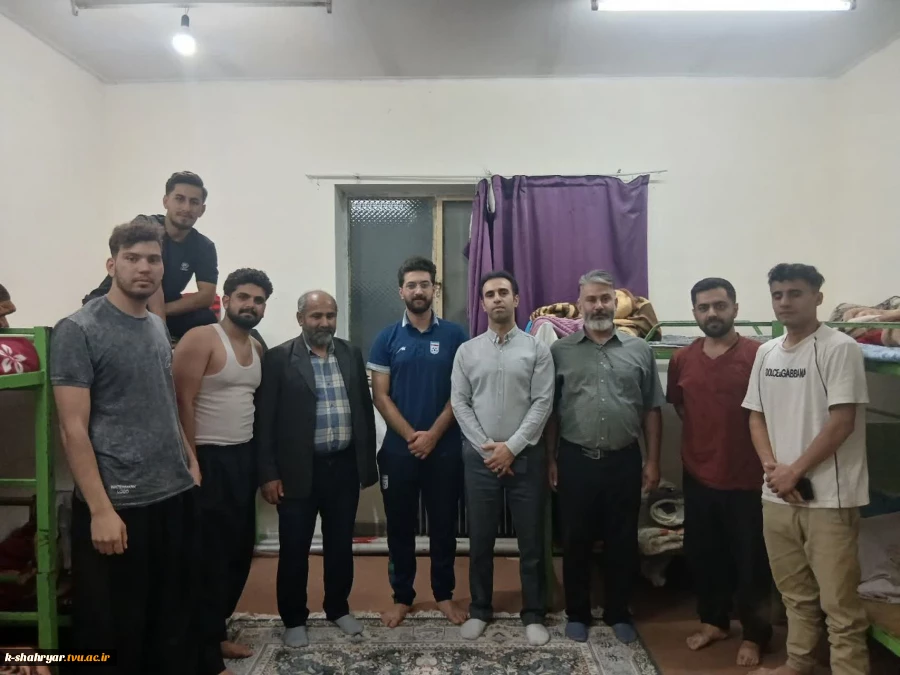 بازدید و نشست صمیمانه جناب آقای مهندس قنبری ریاست محترم دانشکده صفادشت(کشاورزی-تربیت بدنی) از خوابگاه دانشجویی شهید سلیمانی 3