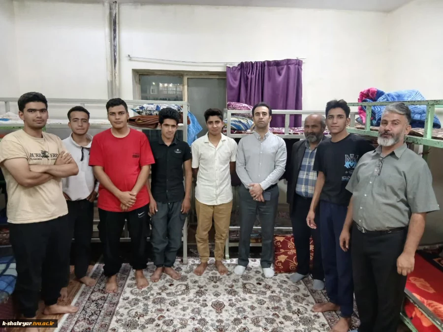 بازدید و نشست صمیمانه جناب آقای مهندس قنبری ریاست محترم دانشکده صفادشت(کشاورزی-تربیت بدنی) از خوابگاه دانشجویی شهید سلیمانی 4