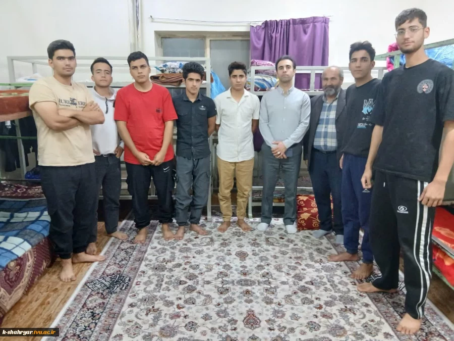 بازدید و نشست صمیمانه جناب آقای مهندس قنبری ریاست محترم دانشکده صفادشت(کشاورزی-تربیت بدنی) از خوابگاه دانشجویی شهید سلیمانی 5