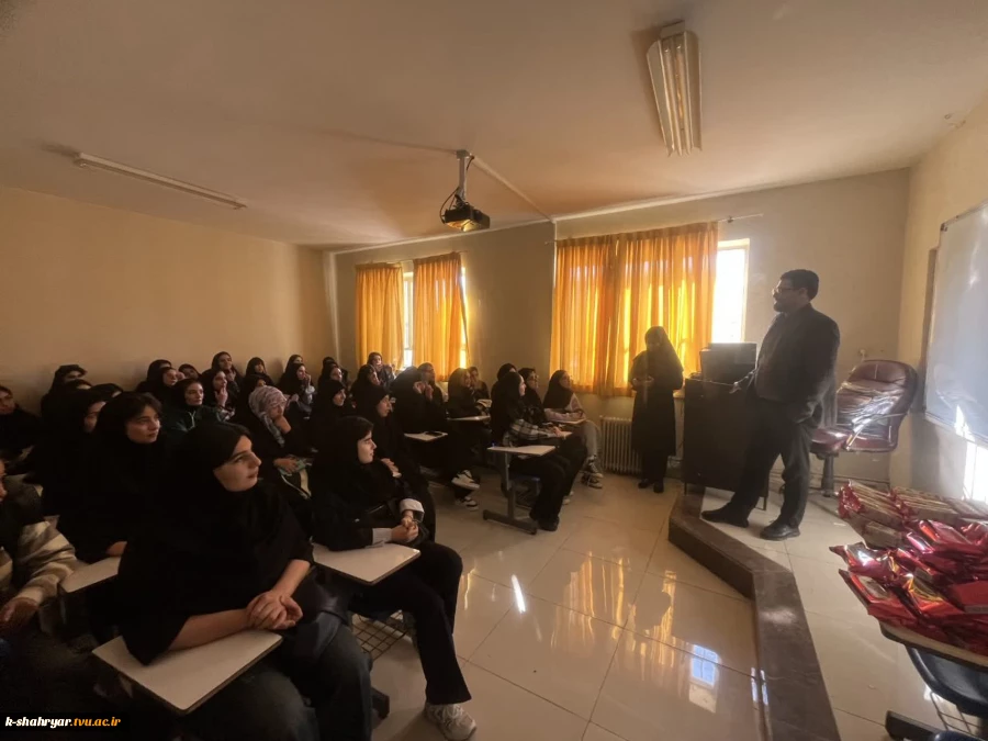 بازدید دانشجویان دانشکده فنی شریعتی از کارگاه‌ها و آزمایشگاه‌های دانشکده ملی مهارت صفادشت (کشاورزی _ تربیت بدنی) به مناسبت هفته جهانی کارآفرینی 2