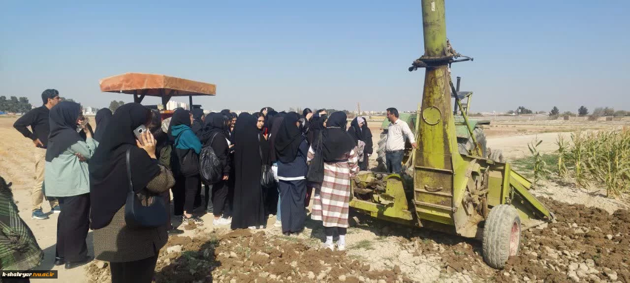 بازدید دانشجویان دانشکده فنی شریعتی از کارگاه‌ها و آزمایشگاه‌های دانشکده ملی مهارت صفادشت (کشاورزی _ تربیت بدنی) به مناسبت هفته جهانی کارآفرینی
