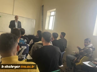 سخنرانی در مورد آشنایی با مفاهیم کارآفرینی و طرح کسب و کار به مناسبت هفته جهانی کارآفرینی 3