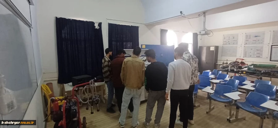 ‌برگزاری رویداد «روز باز دانشکده» از آزمایشگاه ها و کارگاه های مرکز به مناسبت هفته جهانی کارآفرین 8