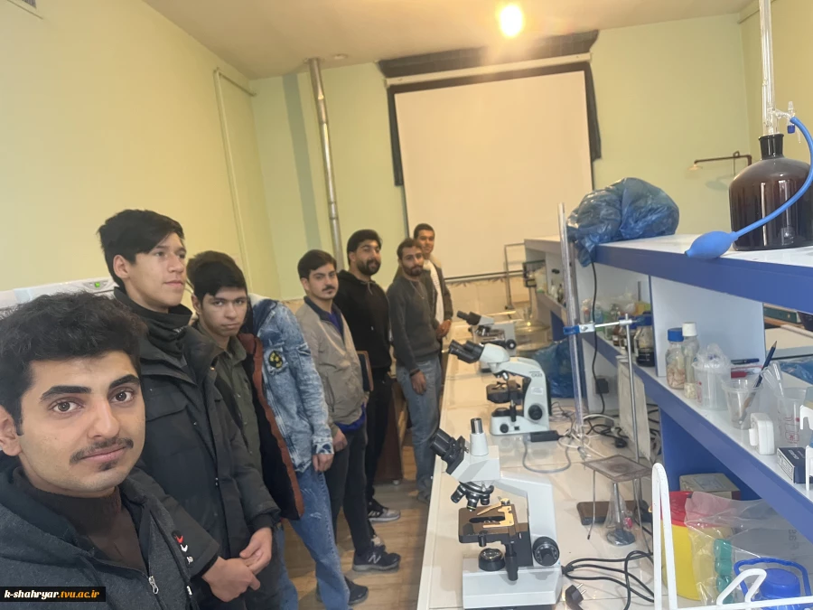 ‌برگزاری رویداد «روز باز دانشکده» از آزمایشگاه ها و کارگاه های مرکز به مناسبت هفته جهانی کارآفرین 3