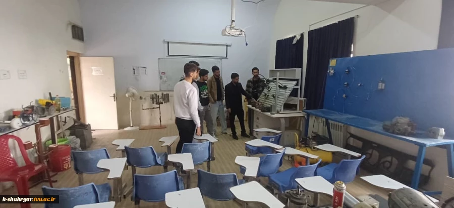 ‌برگزاری رویداد «روز باز دانشکده» از آزمایشگاه ها و کارگاه های مرکز به مناسبت هفته جهانی کارآفرین 10