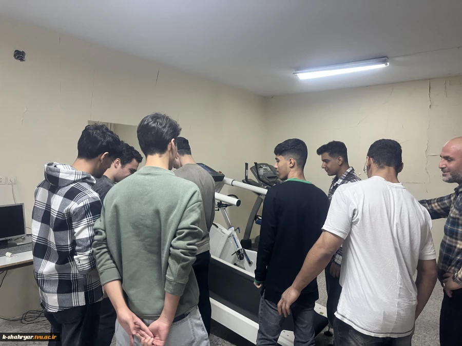 ‌برگزاری رویداد «روز باز دانشکده» از آزمایشگاه ها و کارگاه های مرکز به مناسبت هفته جهانی کارآفرین 7