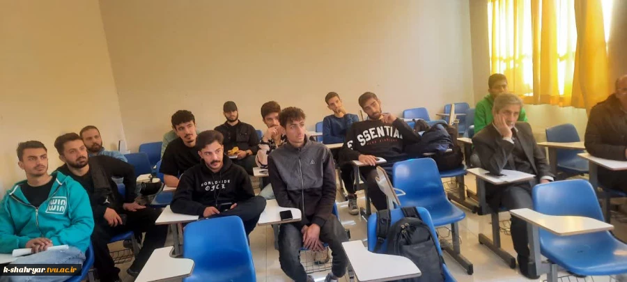 کارگاه آموزشی روش های درمان ایدز و هپاتیت، راه های پیشگیری و راه های انتقال آن 3