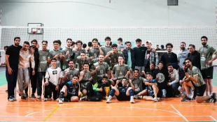 کسب عنوان قهرمانی مسابقات لیگ بزرگسالان دسته1 استان البرز توسط تیم آکادمی والیبال پارس به سرمربیگری آقای سیاوش سالاروند(رئیس هیات والیبال شهرستان ملارد، استاد دانشکده صفادشت) در آذر ماه 1404 2