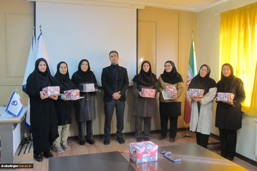 تقدیر از همکاران خانم دانشکده صفادشت (کشاورزی-تربیت بدنی) به مناسبت فرا رسیدن روز زن و ولادت با سعادت حضرت فاطمه زهرا (س)

 2