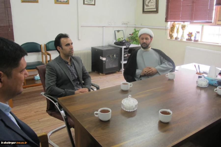 حضور امام‌جمعه صفادشت در دانشکده ملی مهارت صفادشت به مناسبت هفته معلم 5