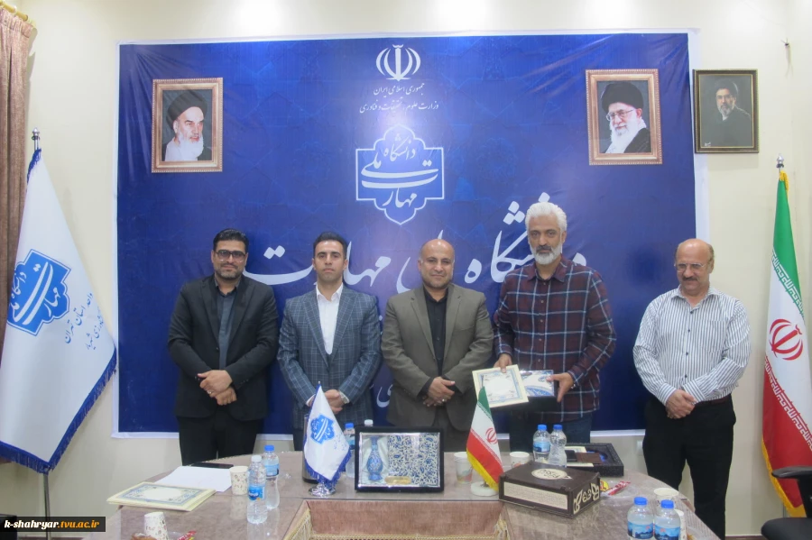 مراسم گرامیداشت مقام استاد و تجلیل از استادان سرآمد آموزشی دانشکده ملی مهارت صفادشت  5